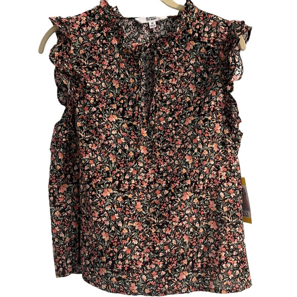 NWT Steve Madden Top Woman's Size Medium Sleeveless Black Floral‎ Dakota Ditsy